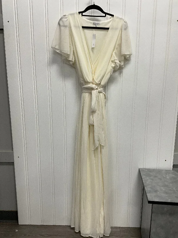 Women's Sweetheart Collar DressesDress Casual Maxi By Cmc In White, Size: 1x