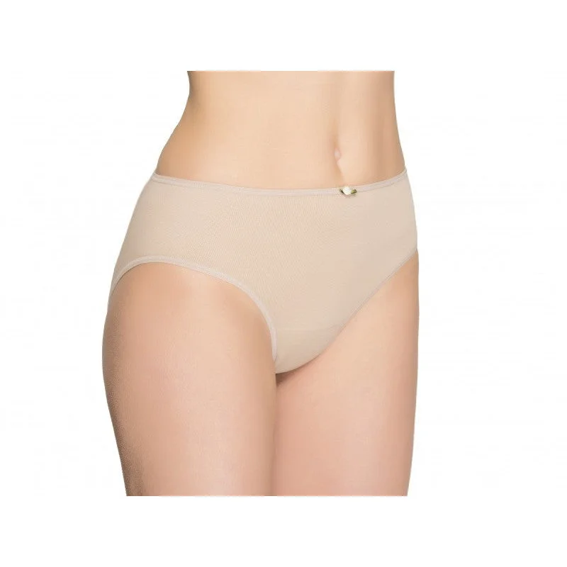 plus-size high-waisted panties with a full-coverage designBraguita señora FLOR