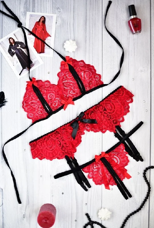 smoothing high-neck braLace Lingerie Set: Bra, Garter Belt and Crotchless Thong