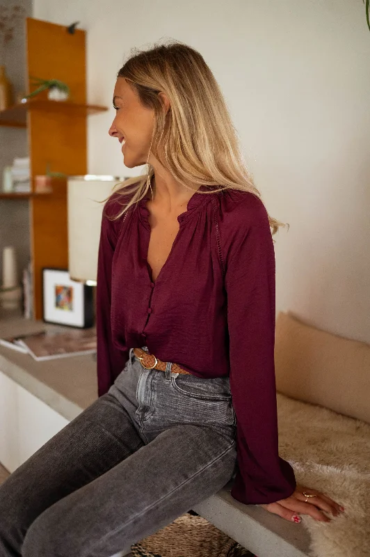 Women's Blouse with Peter Pan CollarBurgundy Janelle Blouse